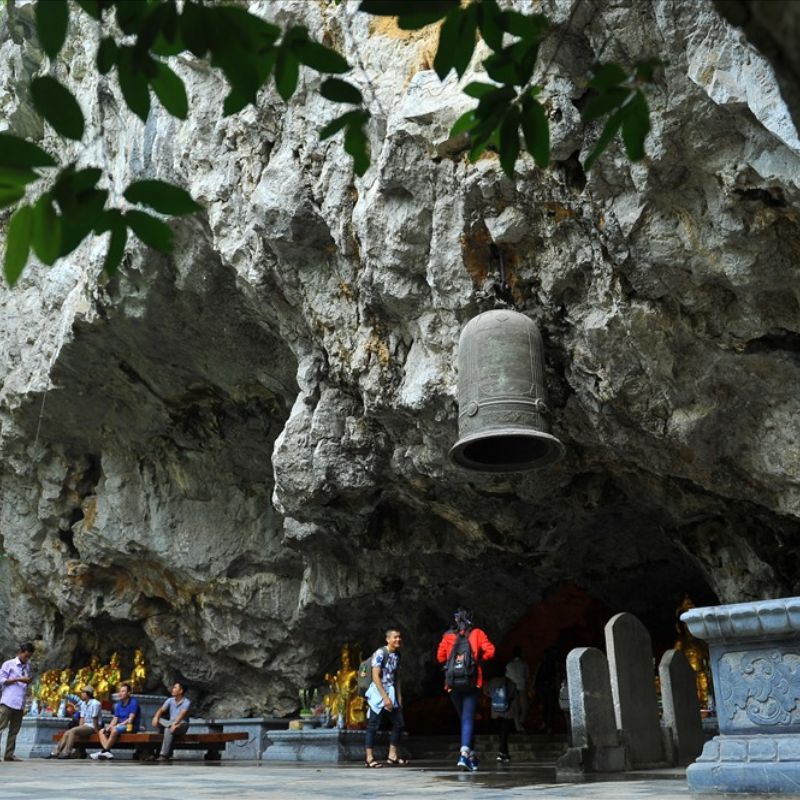 Am Tien Cave Ninh Binh – a hidden imperial valley surrounded by limestone mountains