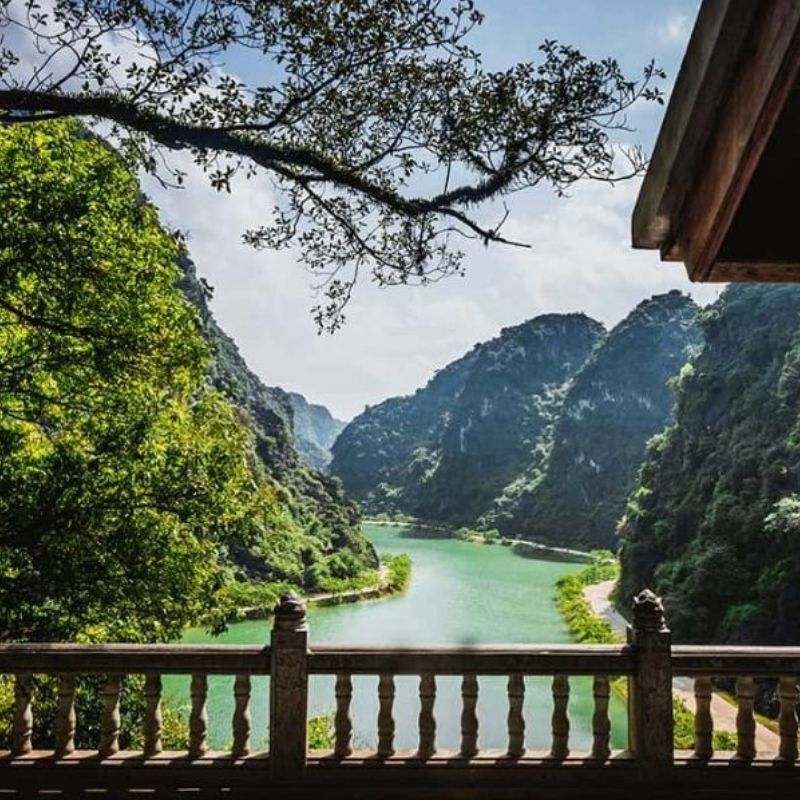 Am Tien Cave Ninh Binh – a hidden imperial valley surrounded by limestone mountains