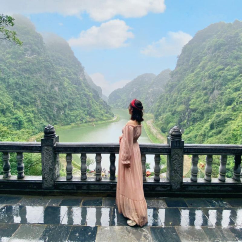 Am Tien Cave Ninh Binh – a hidden imperial valley surrounded by limestone mountains