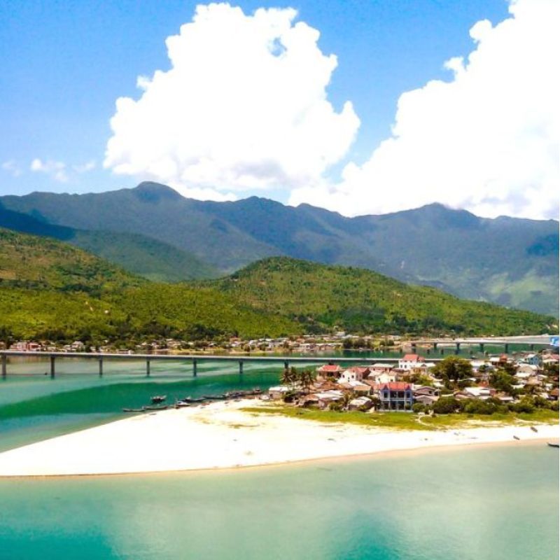 Lang Co Bay: Discover a world-class coastal paradise at the foot of Hai Van Pass
