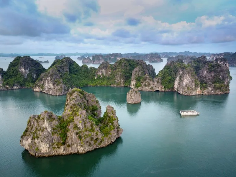 Ha Long Bay: The Magical Beauty of a World Heritage Site